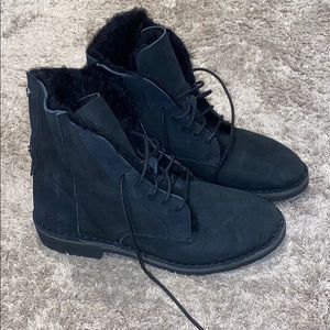 UGG Quincy Boots - Never Worn